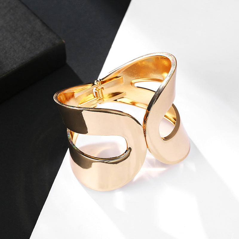 BRACELET -  Water Drop Hollow Symmetrical Opening