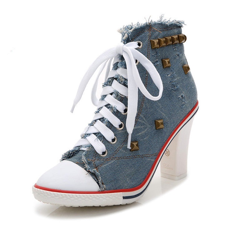 Denim Chic Canvas Sneakers: Stylish & Comfy